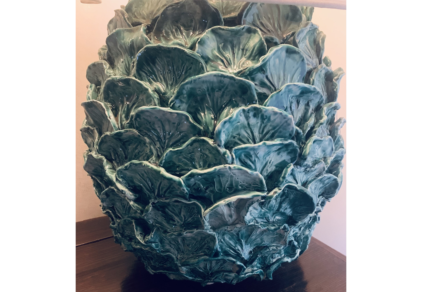 Lampada ceramica con foglie di loto